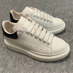 Alexander McQueen Women's White Black Oversized Sneakers US 6 (36)